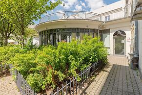 Chmielna 1/3 Studio #3 by Renters