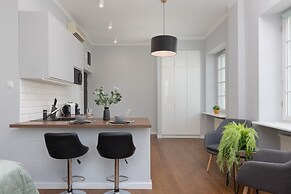 Chmielna 1/3 Studio #3 by Renters