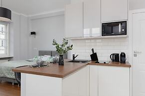 Chmielna 1/3 Studio #3 by Renters