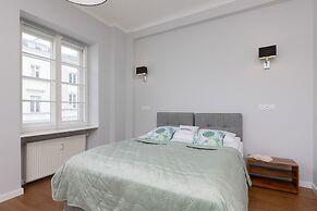 Chmielna 1/3 Studio #3 by Renters