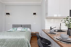 Chmielna 1/3 Studio #3 by Renters