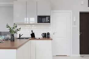 Chmielna 1/3 Studio #3 by Renters