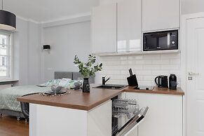 Chmielna 1/3 Studio #3 by Renters