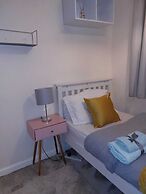 Remarkable 3-bed House in Leeds