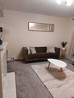 Remarkable 3-bed House in Leeds