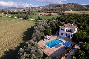 Villa Kambos Dio in Polis