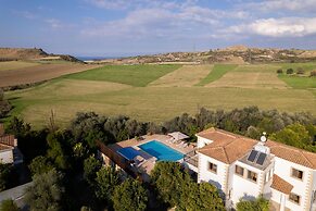 Villa Kambos Dio in Polis