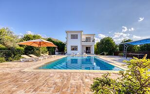 Villa Kambos Dio in Polis