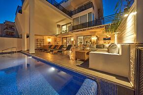 Villa Rio in Kalkan With 3 Bedrooms and 2 Bathrooms