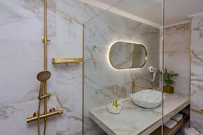 Myra Mare Golden Suite by Estia