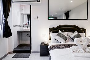 Thonglor Suites Hotel