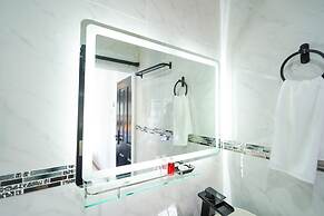 Thonglor Suites Hotel