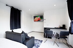 Thonglor Suites Hotel