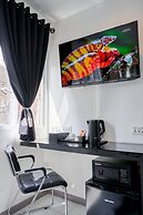 Thonglor Suites Hotel