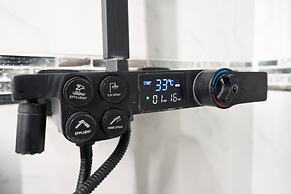 Thonglor Suites Hotel