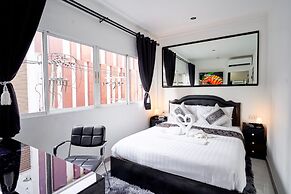 Thonglor Suites Hotel