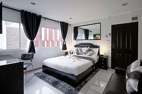 Thonglor Suites Hotel