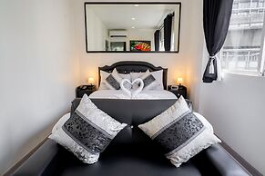 Thonglor Suites Hotel