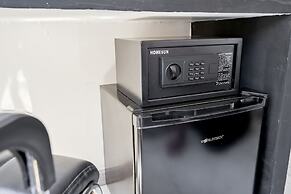 Thonglor Suites Hotel