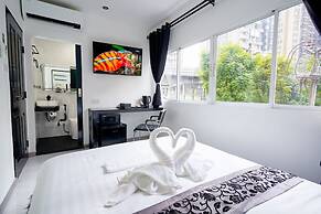 Thonglor Suites Hotel