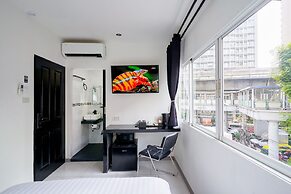 Thonglor Suites Hotel