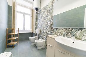 Piazza Sannazzaro 200 - Klimt