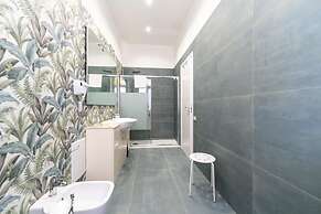 Piazza Sannazzaro 200 - Klimt