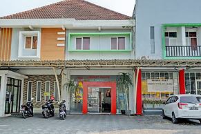 Capital O 1362 Ciliwung Guest House Syariah