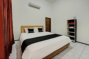 Capital O 1362 Ciliwung Guest House Syariah