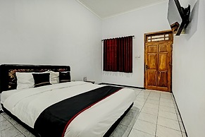 Capital O 1362 Ciliwung Guest House Syariah