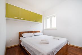 Cozy House Near Beach App 6