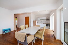 Cozy House Near Beach App 6