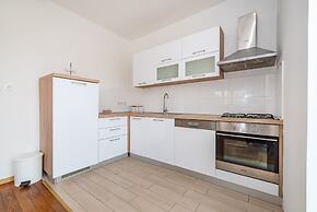 Cozy House Near Beach App 6