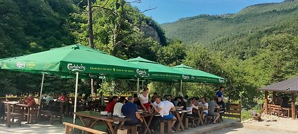 Rafting Camp Encijan