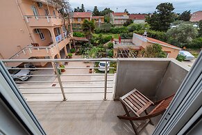 Room in Guest Room - Cozy Room Near Beach D