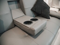 Cosy Hideaway Close to Town