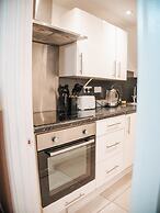 Cosy Hideaway Close to Town