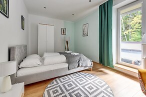 Stone Stream by 3City Rentals