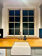 Stunning Georgian Spacious Apartment Central Bath