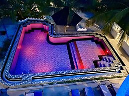 The New Blue Waves Hotel