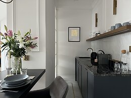 Central Palace - LoftAffair Collection