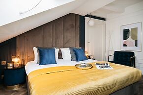 Central Palace - LoftAffair Collection