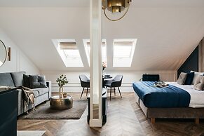 Central Palace - LoftAffair Collection