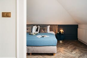 Central Palace - LoftAffair Collection