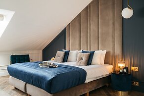 Central Palace - LoftAffair Collection