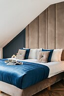 Central Palace - LoftAffair Collection