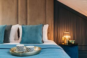 Central Palace - LoftAffair Collection