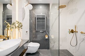 Central Palace - LoftAffair Collection