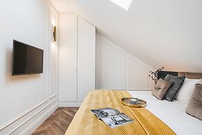 Central Palace - LoftAffair Collection