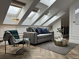 Central Palace - LoftAffair Collection